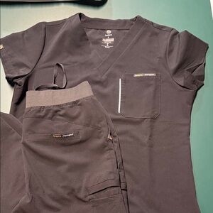 Hudson x Neutrogena Black Women's scrub set small